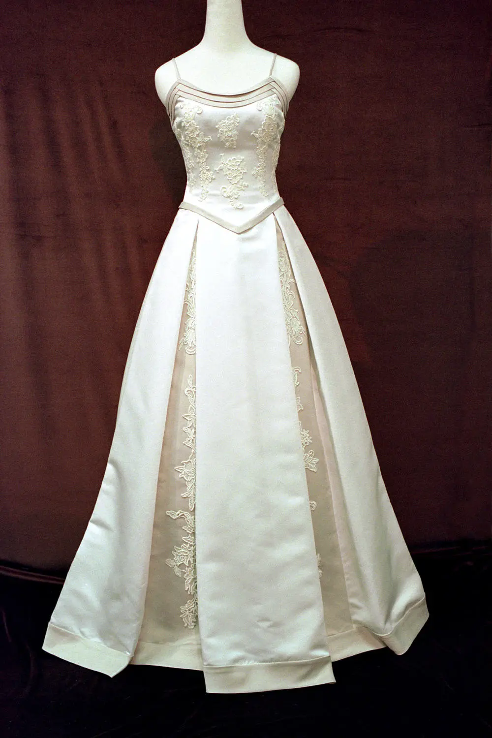 Wedding Dress #26BA216-3