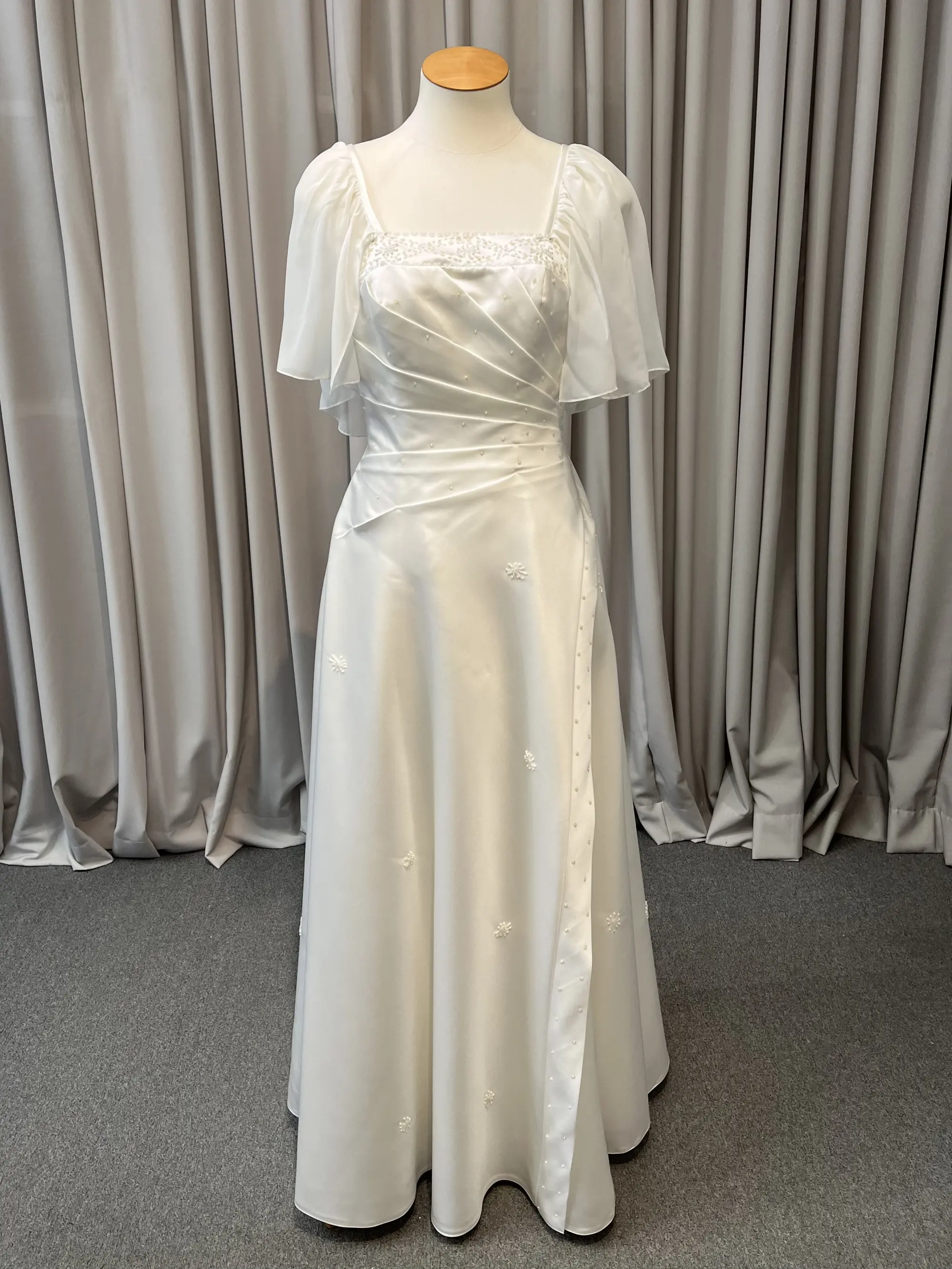 Wedding Dress #8B1A278A-1