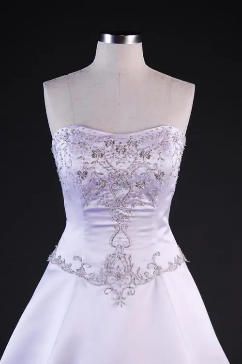 Wedding Dress #56DA71067-5