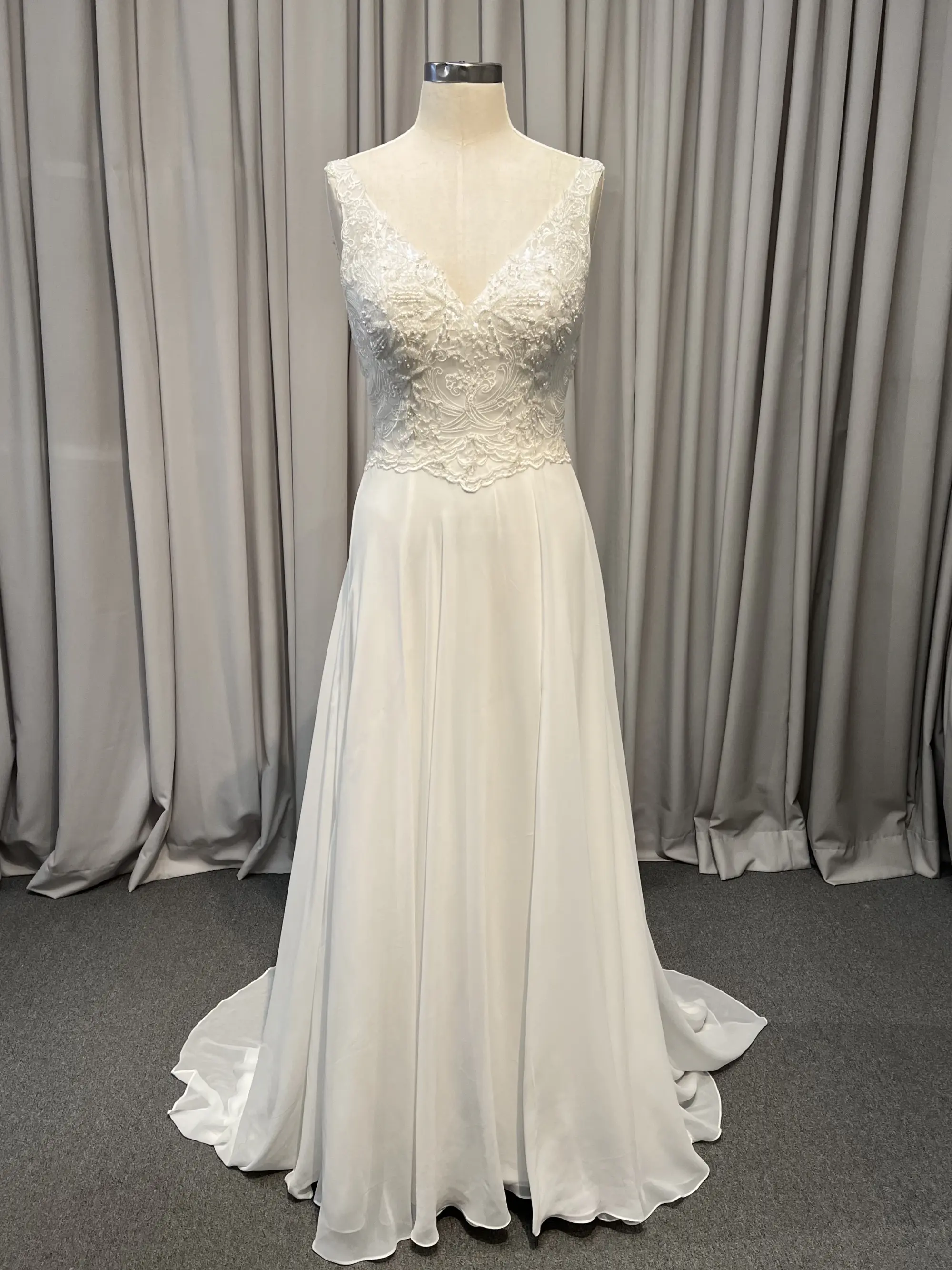 Wedding Dress #5B0AG330