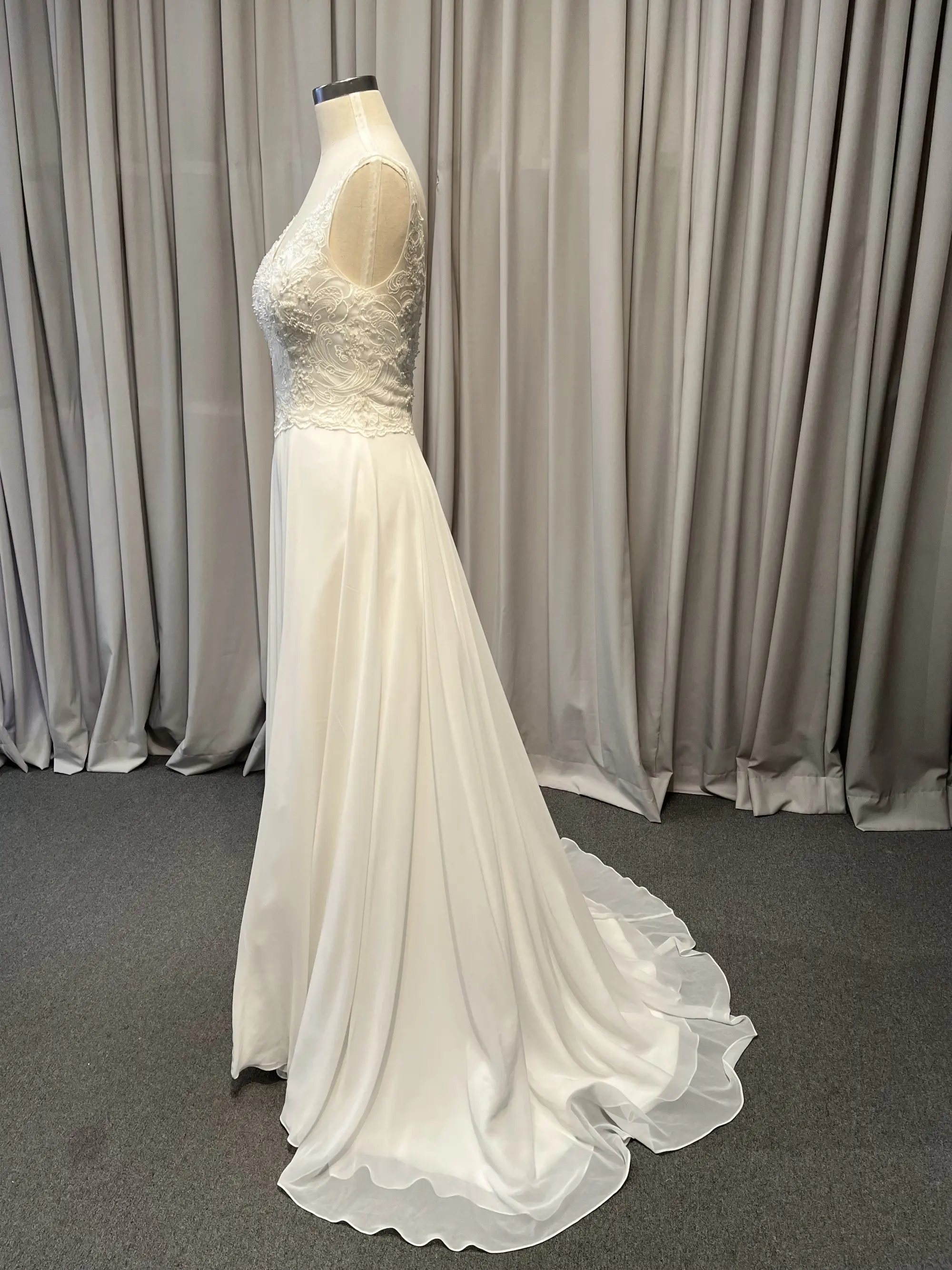 Wedding Dress #5B0AG330-3