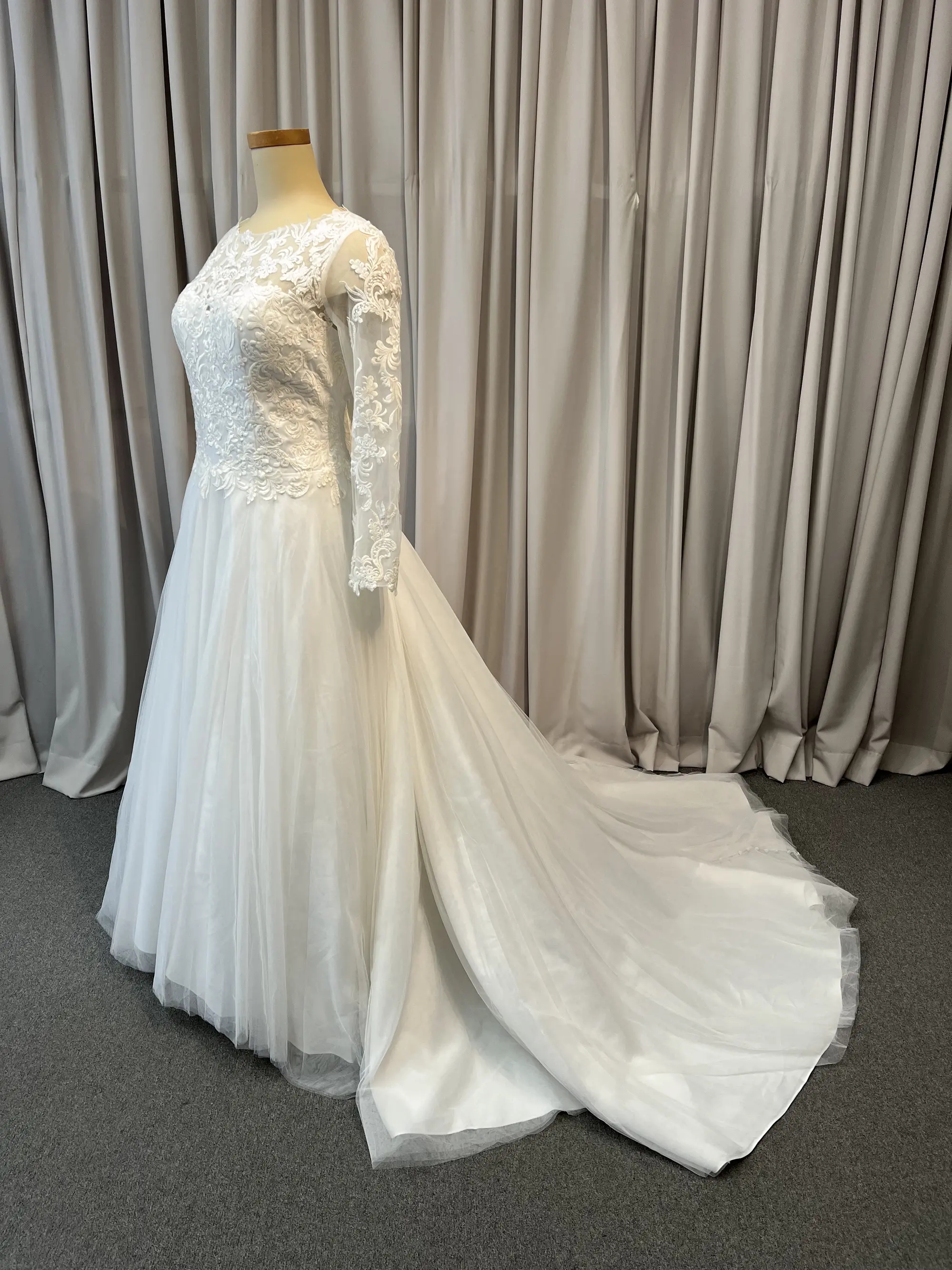 Wedding Dress #8E3DNZ007-1