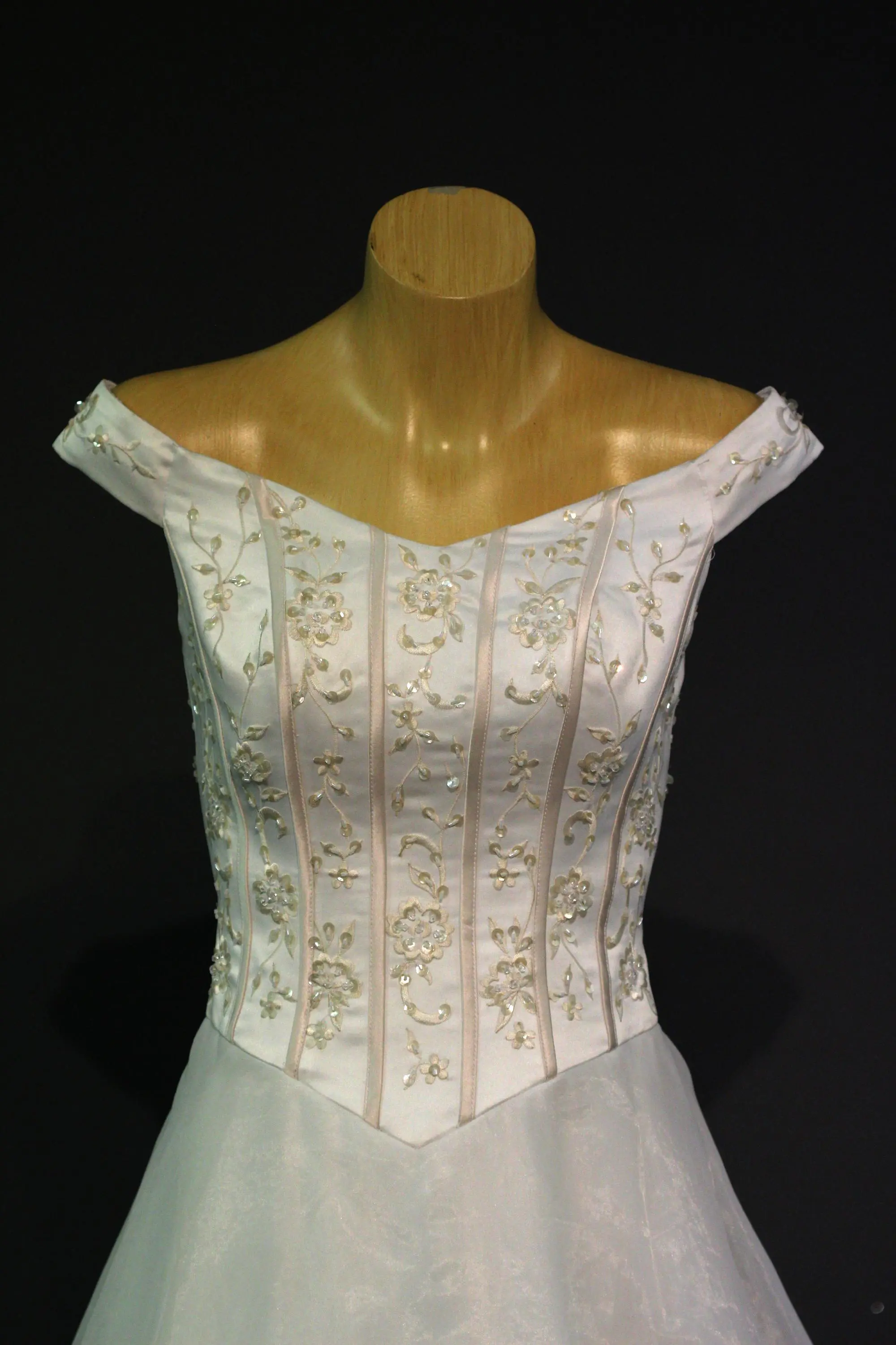 Wedding Dress #81EG328-2