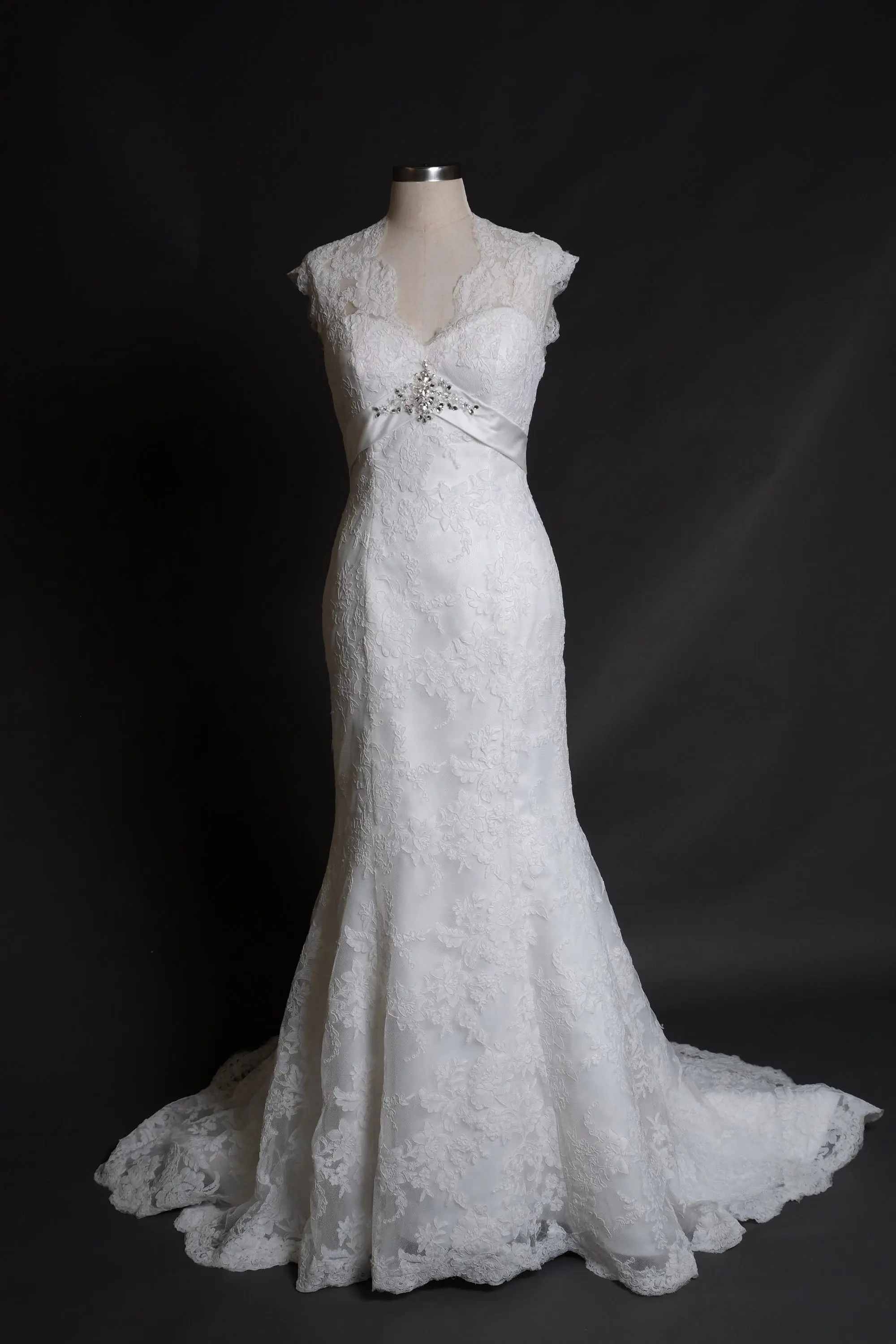 Wedding Dress #19FL0142