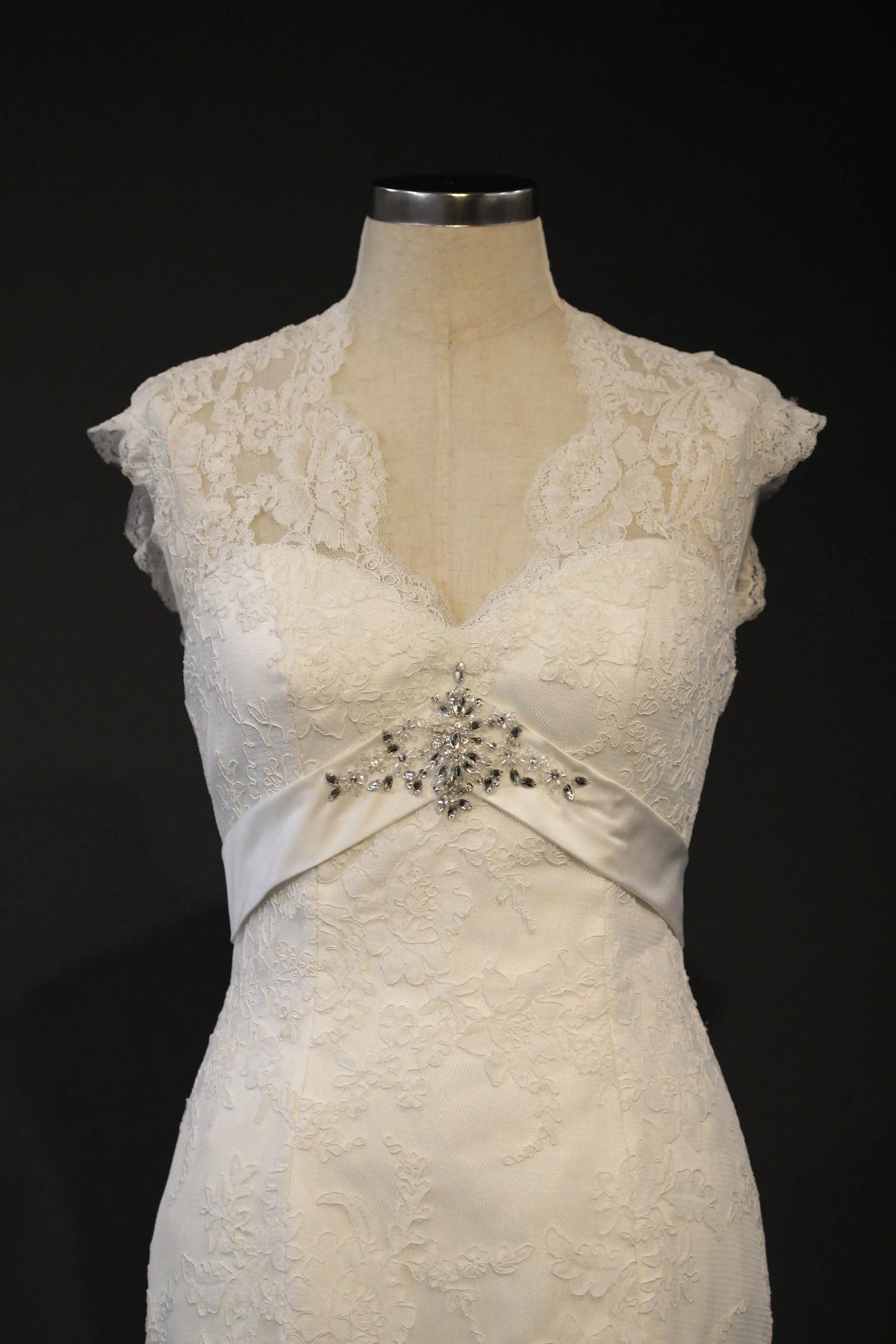 Wedding Dress #19FL0142-3