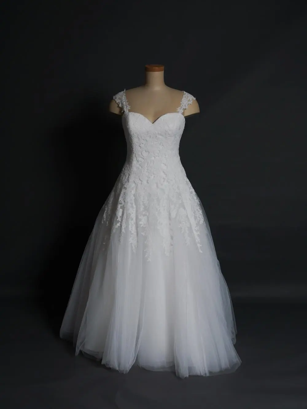 Wedding Dress #1E6L1039