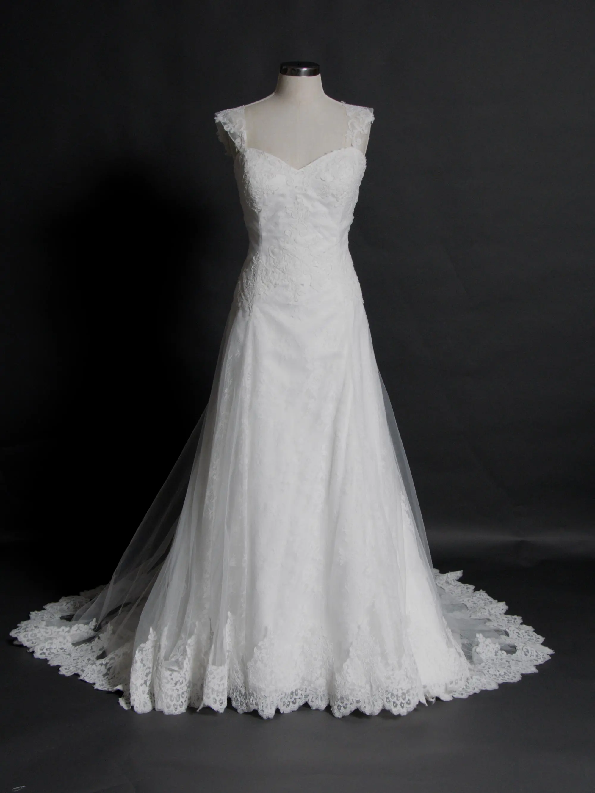 Wedding Dress #EC8L1040
