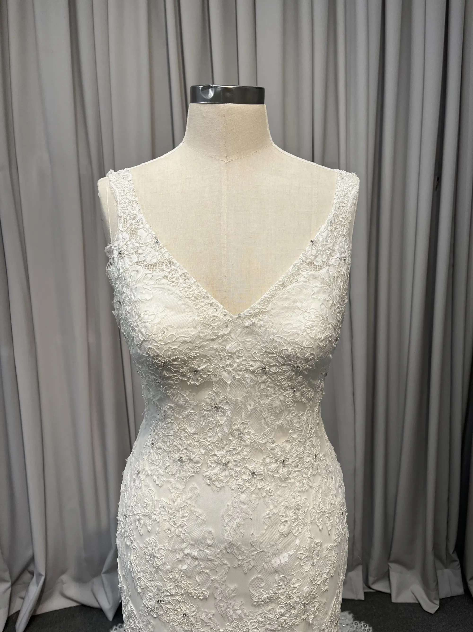 Wedding Dress #3D7L1094V-2