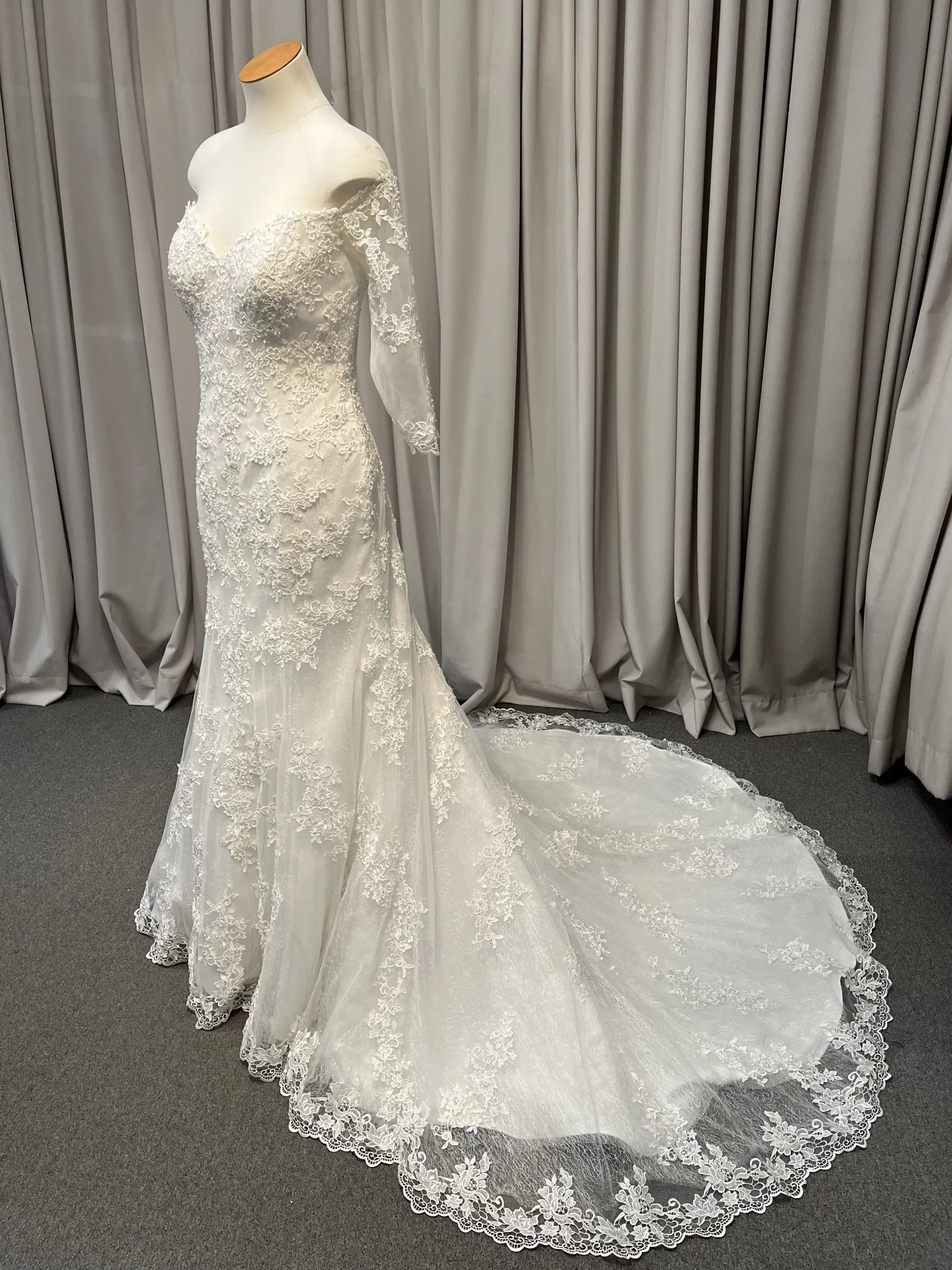 Wedding Dress #107L2002-1