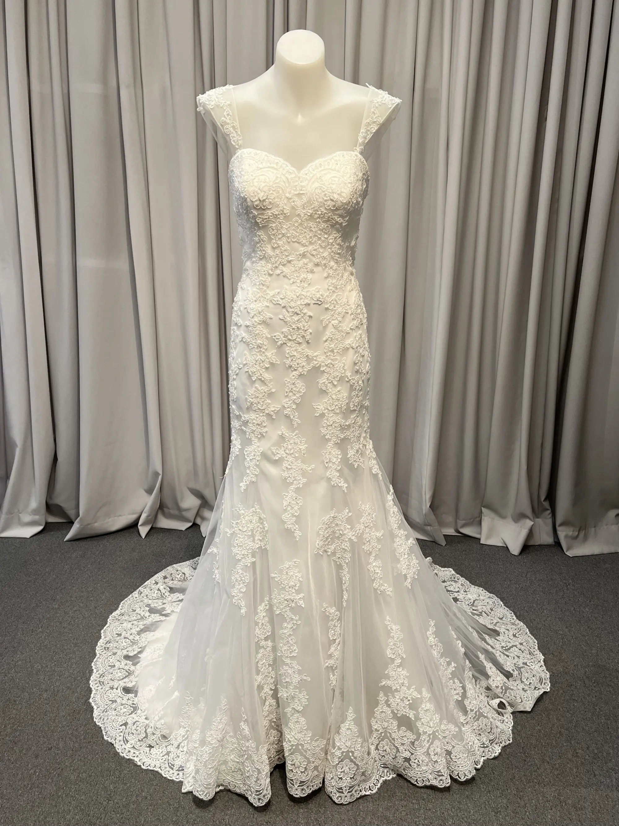 Wedding Dress #553L2096