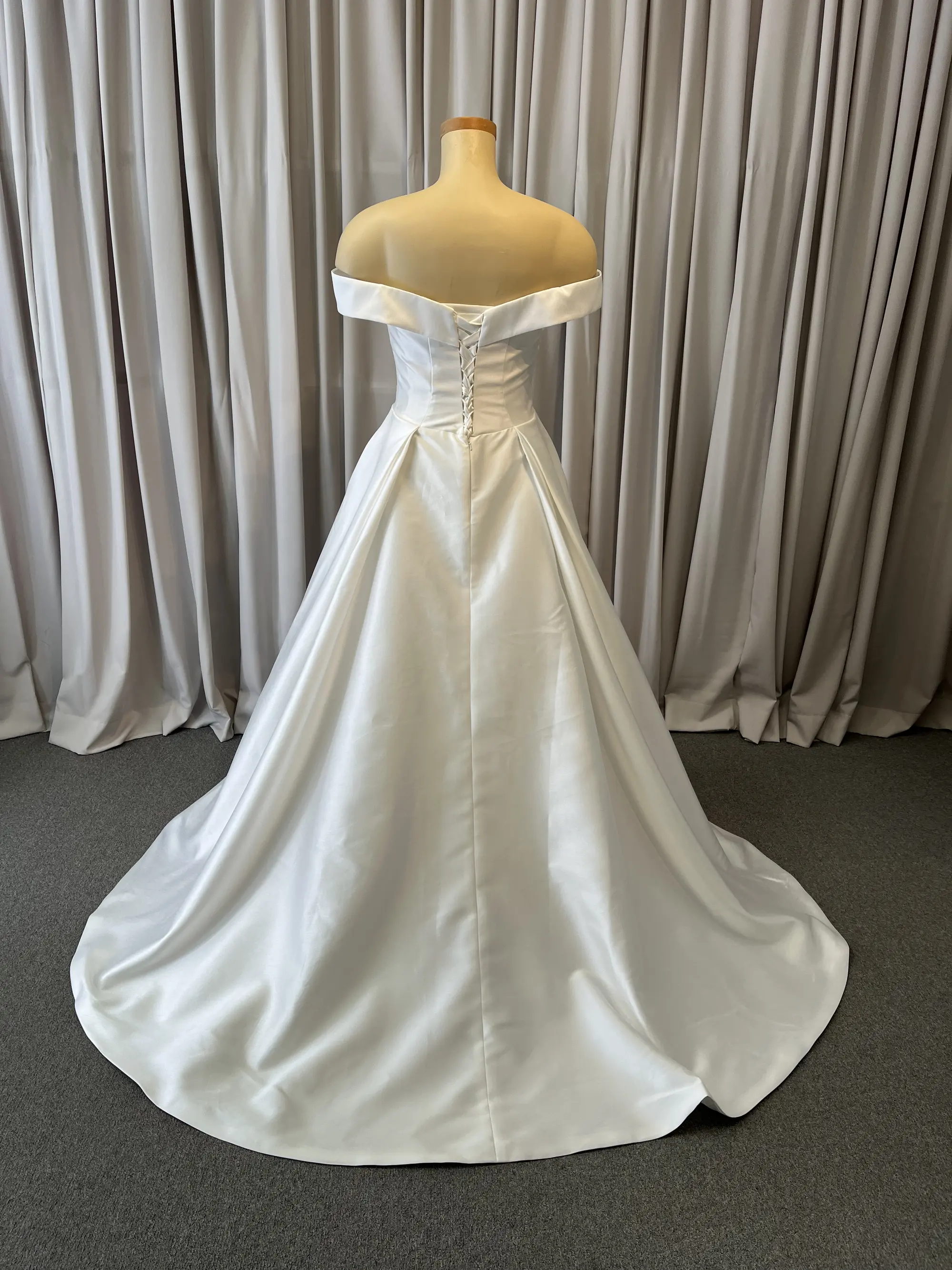 Wedding Dress #24DVA906-2