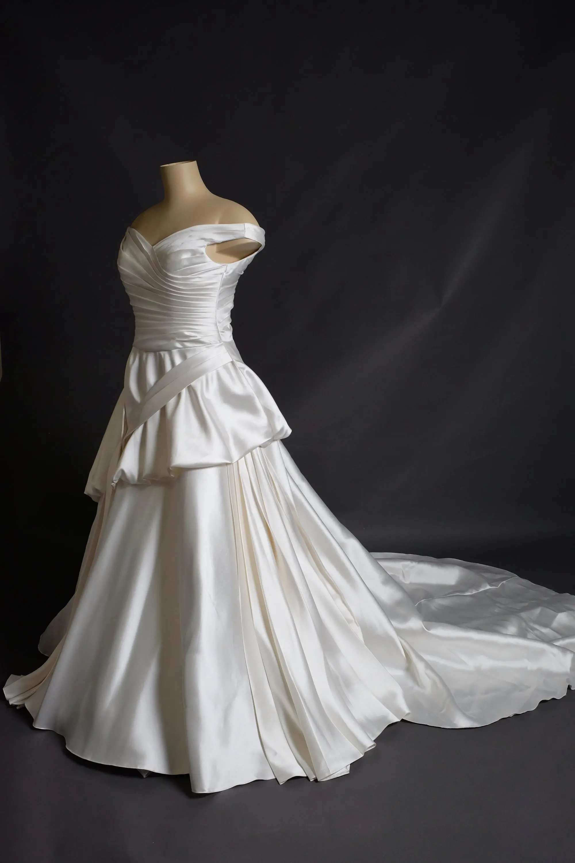 Wedding Dress #2B7W689T-2